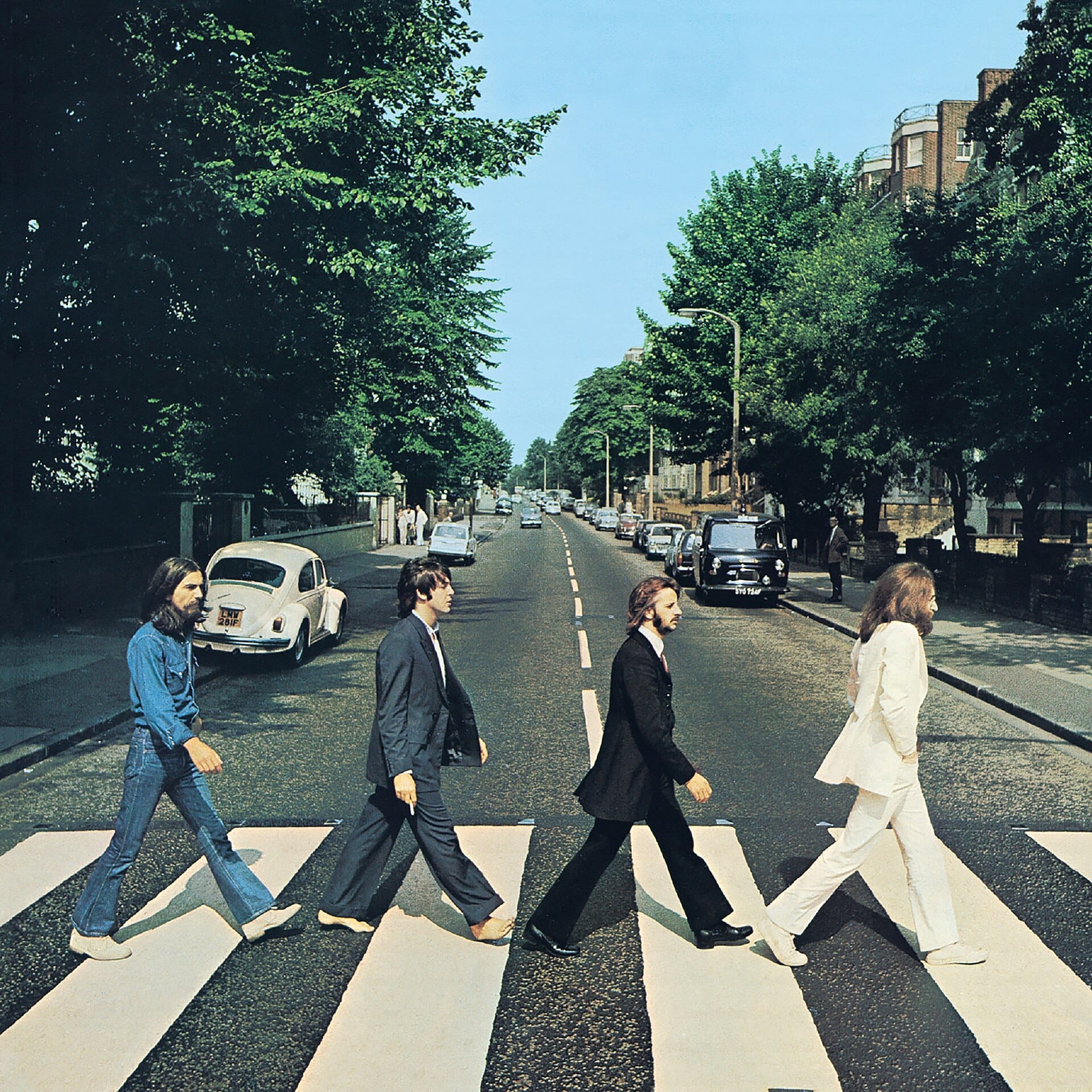 Le famose strisce pedonali della copertina dell'album Abbey Road dei Beatles a St John's Wood, Londra