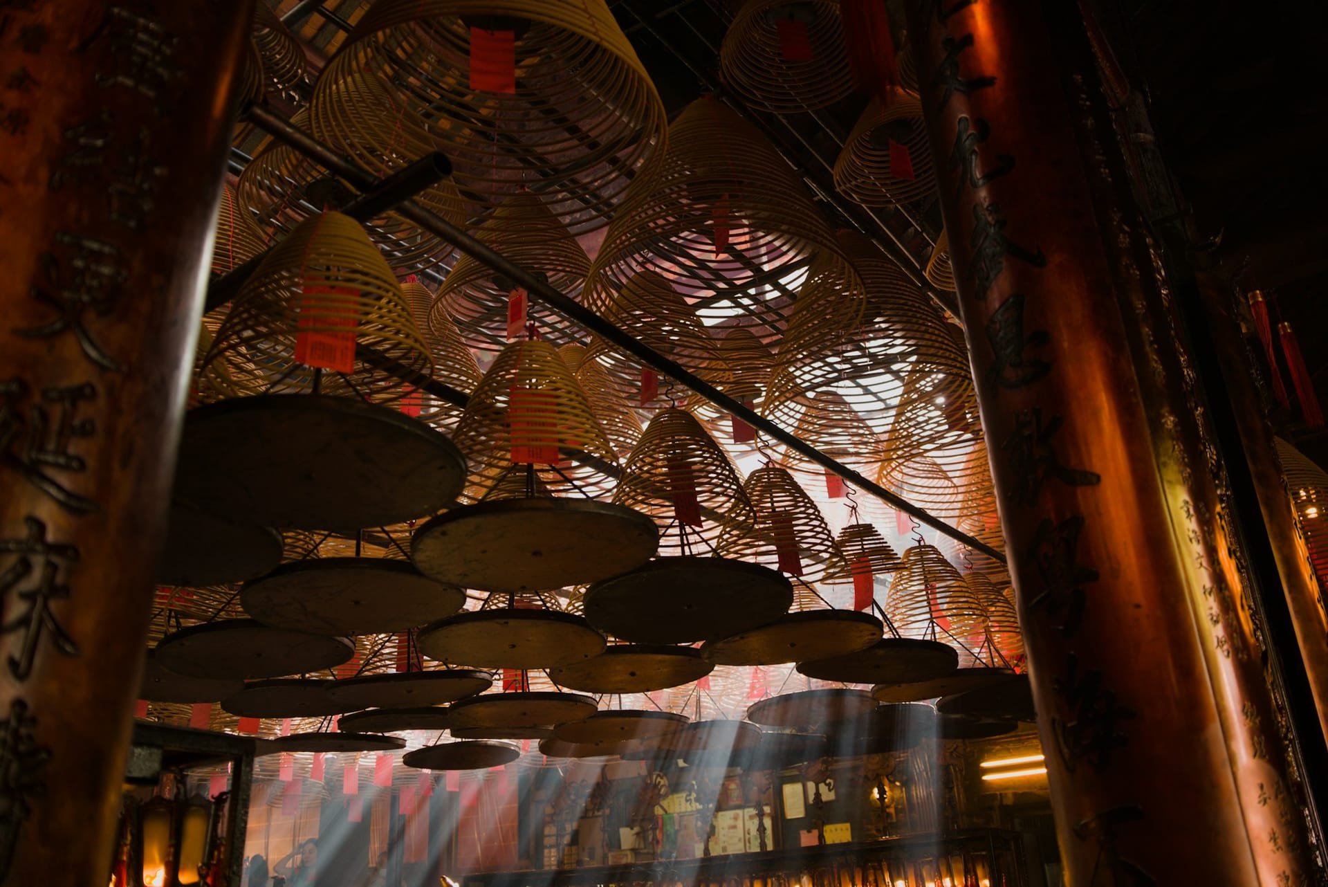 Tetto interno del Tempio Tin Hau a Causeway Bay