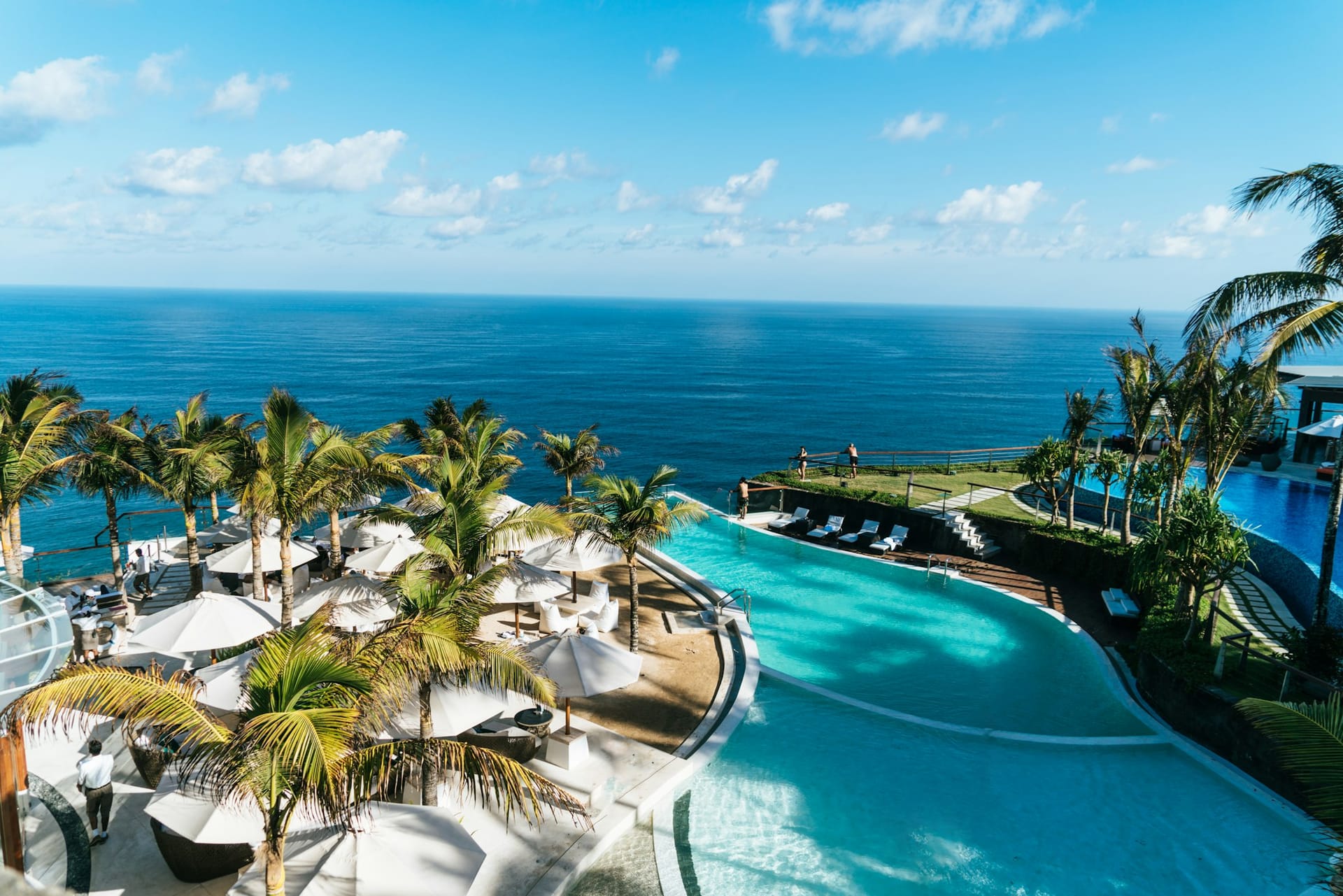 Resort de luxo em Bali com piscina infinita com vista para o oceano